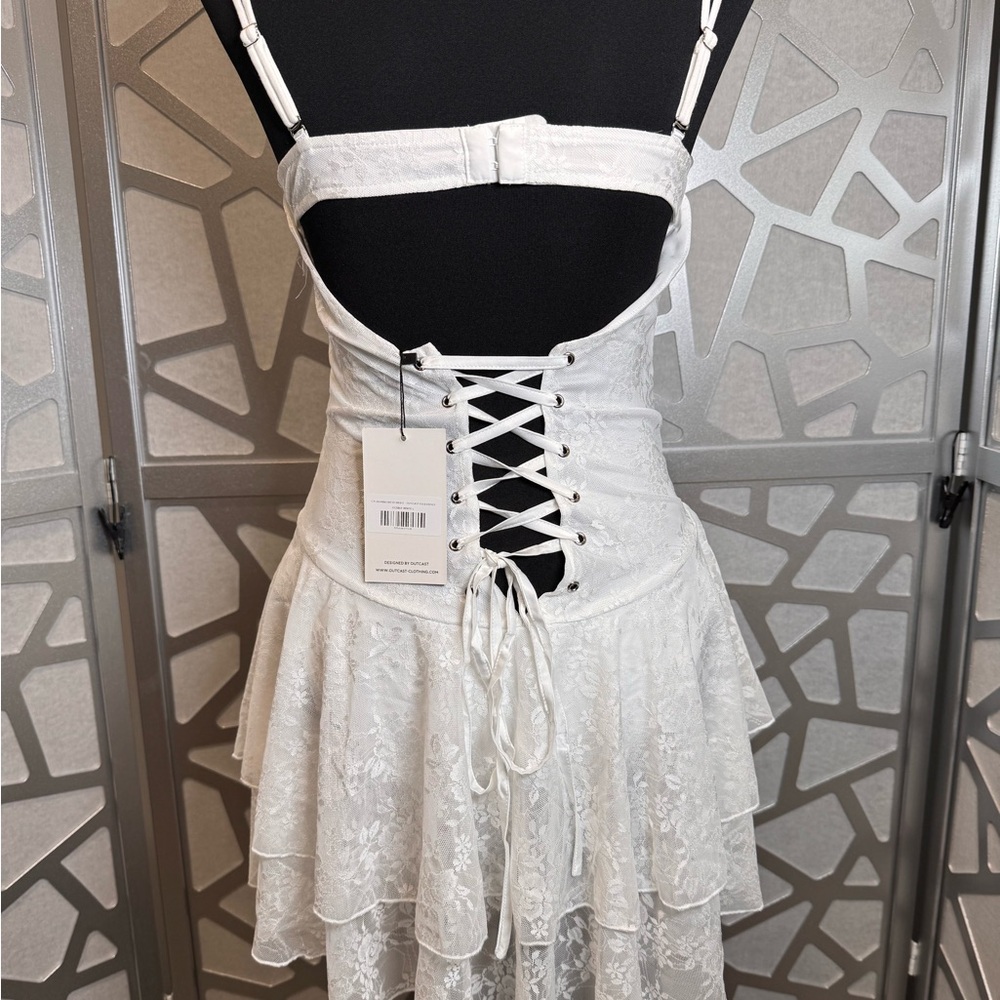 Chic White Lace Ruffle Chemise - Picture 2 of 12